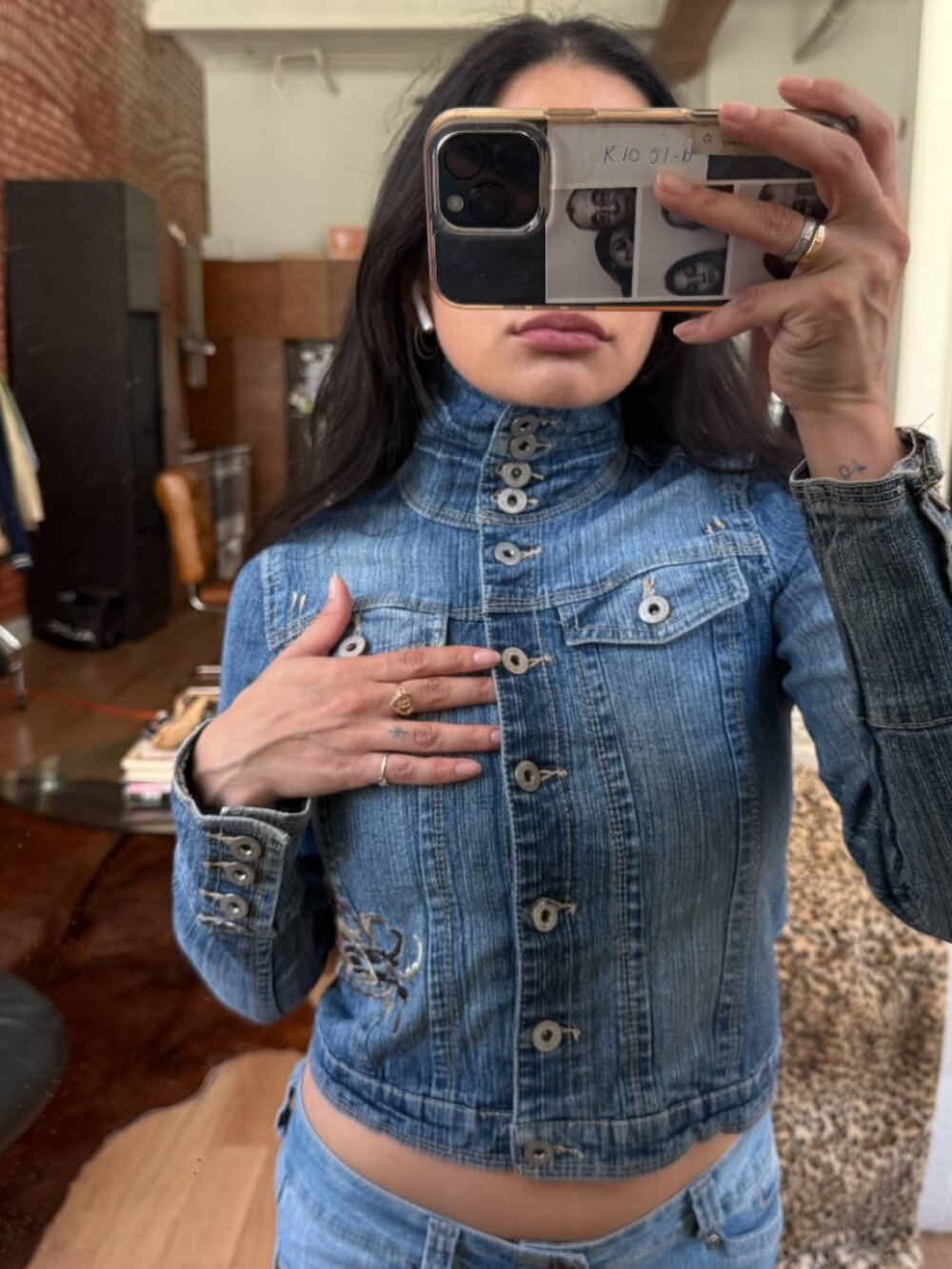 (SOLD)Y2K Cropped Denim Jacket XS/S Floral Embroidered
